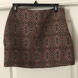 Patterned short skirt